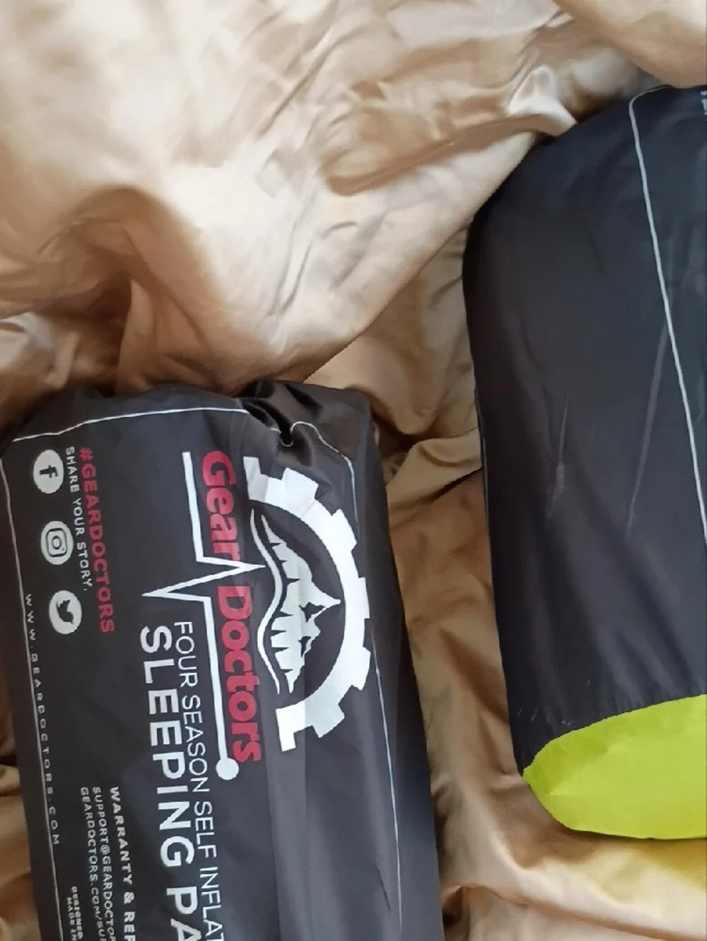 Four-Season Self-Inflating Sleeping Pad - Black with Lime Trim